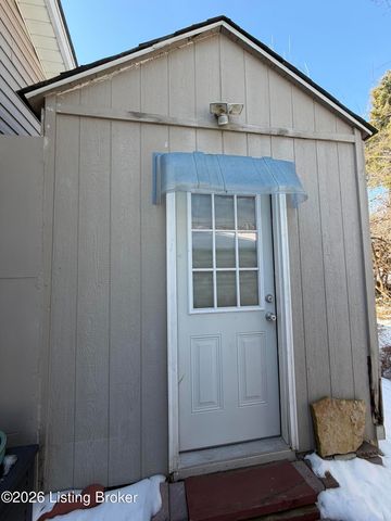 6516 Cottagemeadow Dr, Louisville, KY 40218