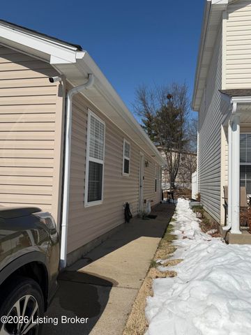 6516 Cottagemeadow Dr, Louisville, KY 40218