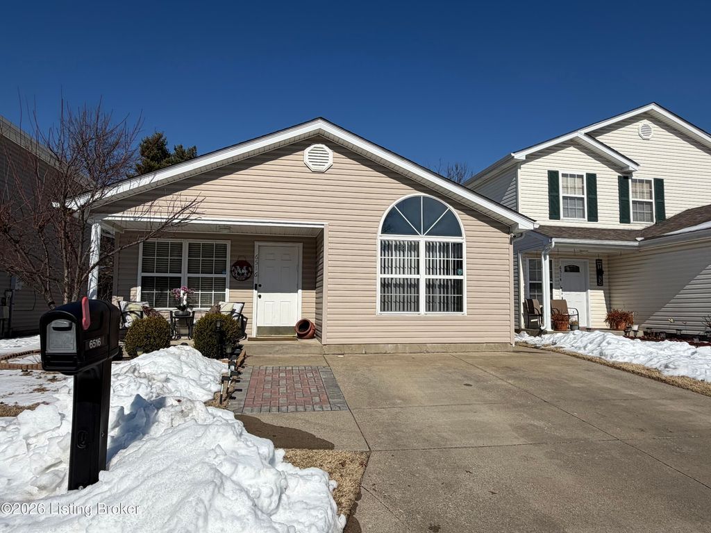 6516 Cottagemeadow Dr, Louisville, KY 40218