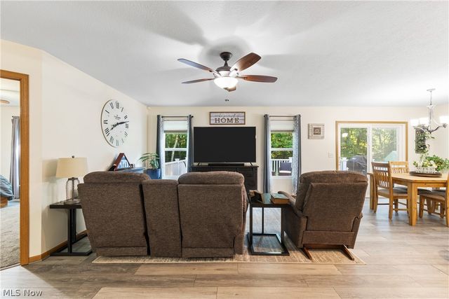 1885 Faye Road, Akron, OH 44306