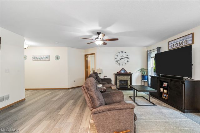 1885 Faye Road, Akron, OH 44306