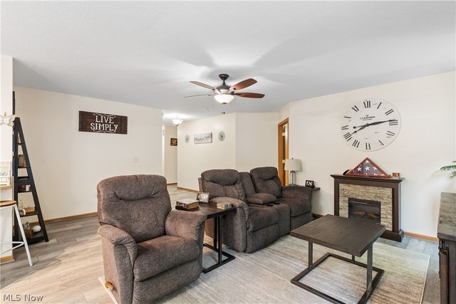 1885 Faye Road, Akron, OH 44306