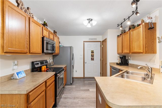 1885 Faye Road, Akron, OH 44306