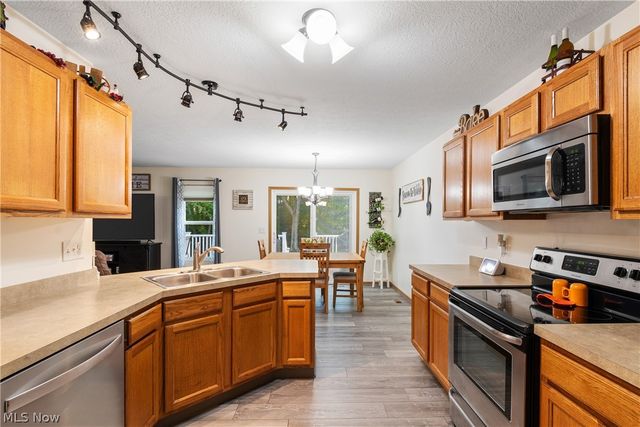 1885 Faye Road, Akron, OH 44306