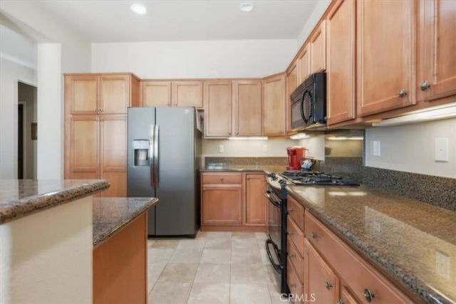 19423 Crystal Springs Lane, Apple Valley, CA 92308