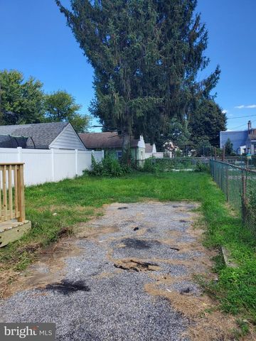 1209 LEIPER ST, Crum Lynne, PA 19022