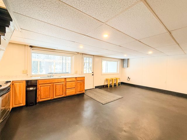 2964 Foster Avenue NE, Grand Rapids, MI 49505