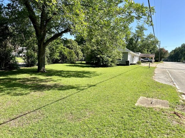 418 S Main Street, Headland, AL 36345