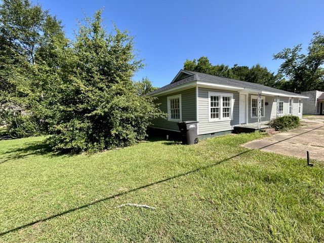 418 S Main Street, Headland, AL 36345