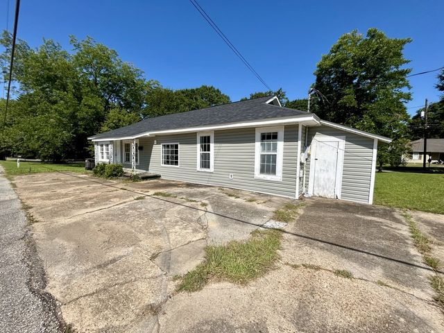 418 S Main Street, Headland, AL 36345