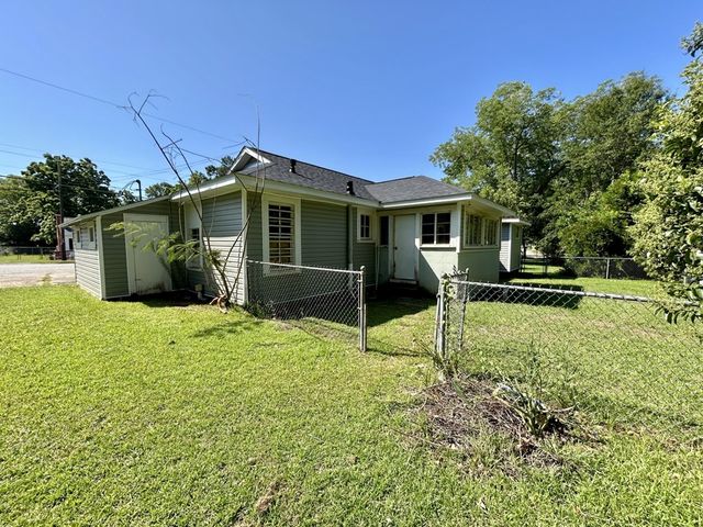 418 S Main Street, Headland, AL 36345