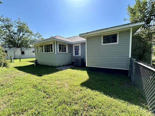 418 S Main Street, Headland, AL 36345