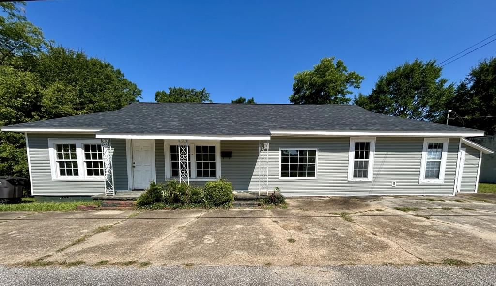 418 S Main Street, Headland, AL 36345