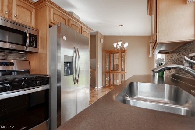 466 Waterbury Road, Eastlake, OH 44095