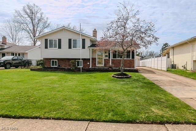 466 Waterbury Road, Eastlake, OH 44095