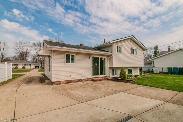 466 Waterbury Road, Eastlake, OH 44095