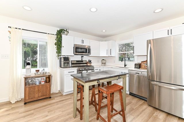 1624 Woodside DRIVE, New Berlin, WI 53151