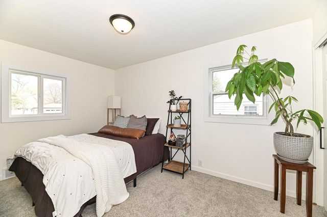 1624 Woodside DRIVE, New Berlin, WI 53151
