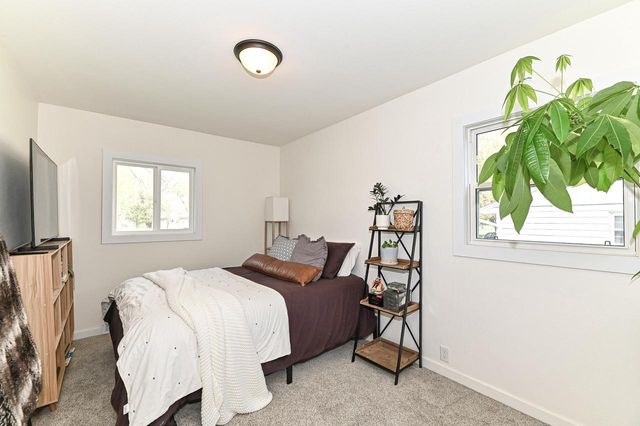 1624 Woodside DRIVE, New Berlin, WI 53151