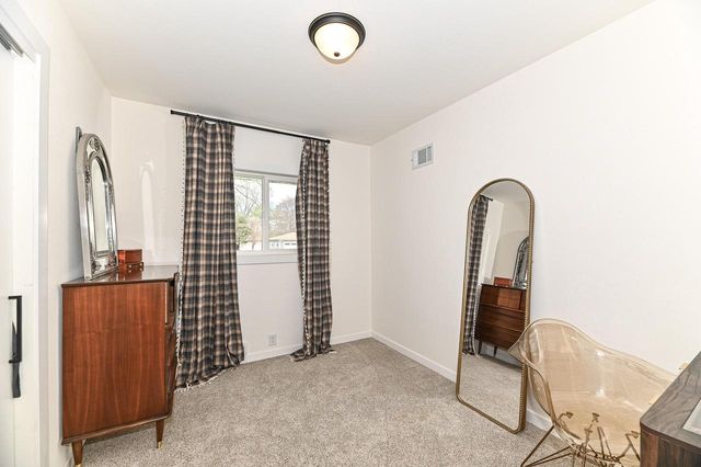 1624 Woodside DRIVE, New Berlin, WI 53151