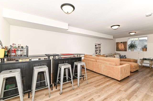 1624 Woodside DRIVE, New Berlin, WI 53151