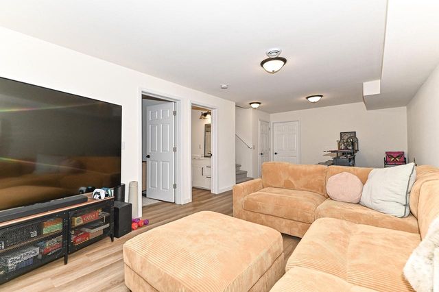 1624 Woodside DRIVE, New Berlin, WI 53151