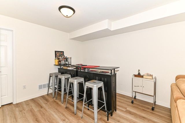 1624 Woodside DRIVE, New Berlin, WI 53151