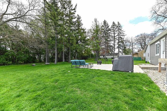 1624 Woodside DRIVE, New Berlin, WI 53151