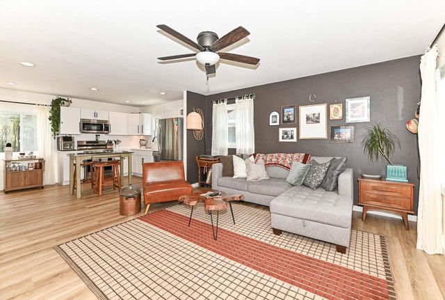 1624 Woodside DRIVE, New Berlin, WI 53151