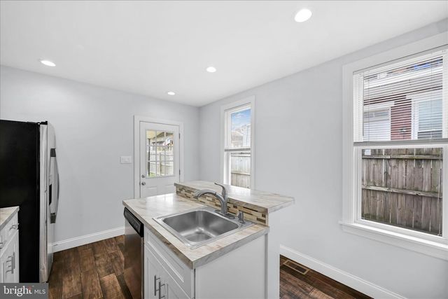 227 N 3RD ST, Columbia, PA 17512