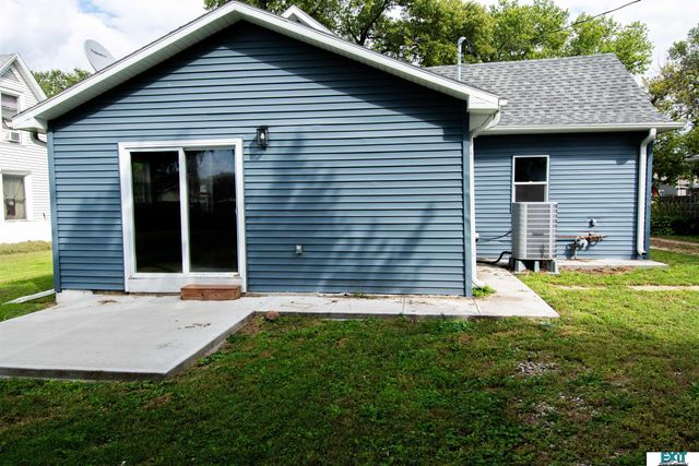 1113 6th Street, Aurora, NE 68818