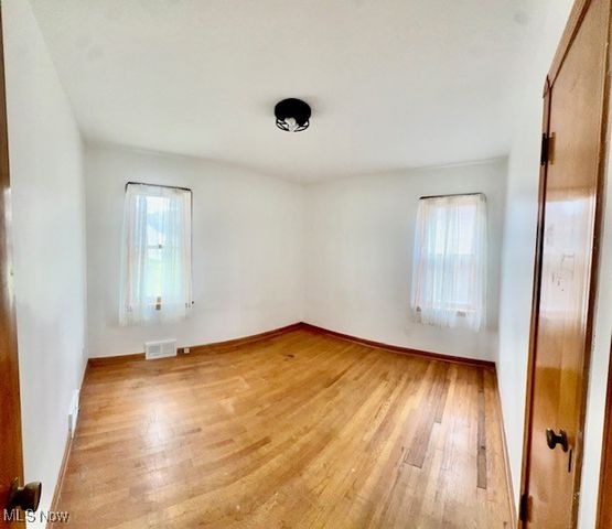 5415 Pelham Drive, Parma, OH 44129