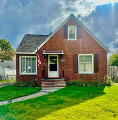5415 Pelham Drive, Parma, OH 44129