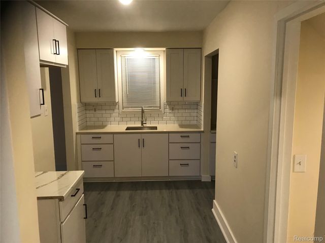 18284 Hartwell Street, Detroit, MI 48235