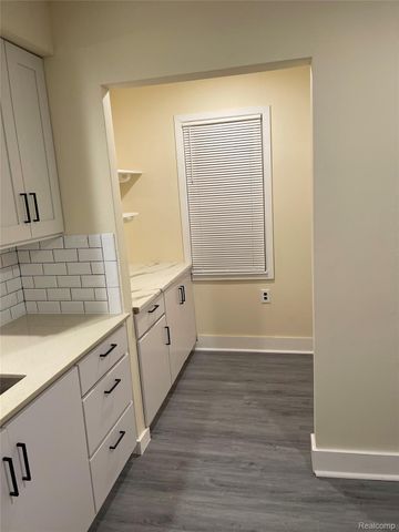 18284 Hartwell Street, Detroit, MI 48235