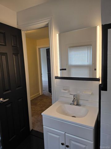 18284 Hartwell Street, Detroit, MI 48235