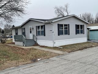 605 Pine Street 18, Normal, IL 61761