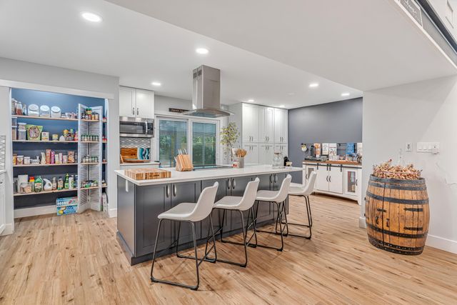 2037 Lewis Turner Boulevard B, Fort Walton Beach, FL 32547