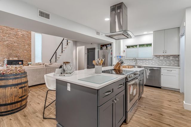 2037 Lewis Turner Boulevard B, Fort Walton Beach, FL 32547