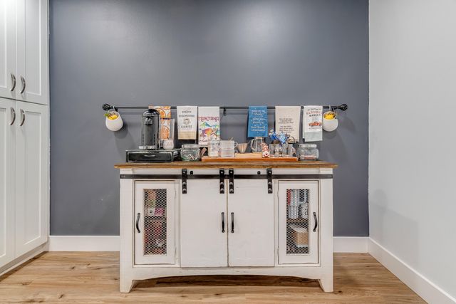 2037 Lewis Turner Boulevard B, Fort Walton Beach, FL 32547