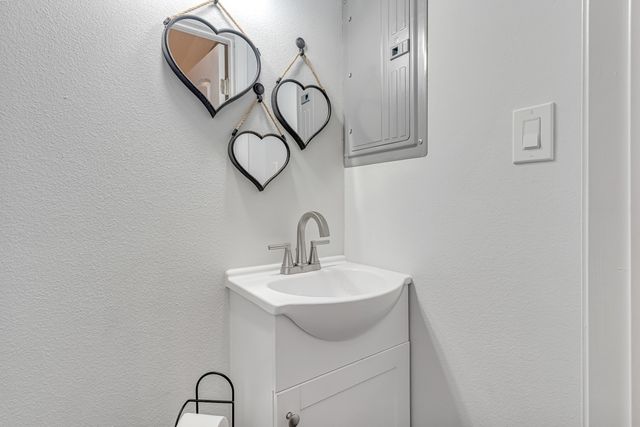 2037 Lewis Turner Boulevard B, Fort Walton Beach, FL 32547