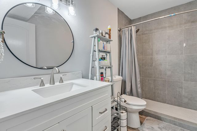 2037 Lewis Turner Boulevard B, Fort Walton Beach, FL 32547