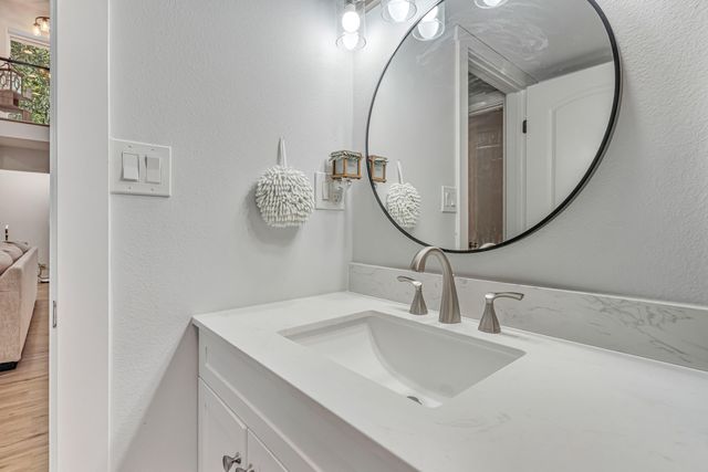 2037 Lewis Turner Boulevard B, Fort Walton Beach, FL 32547