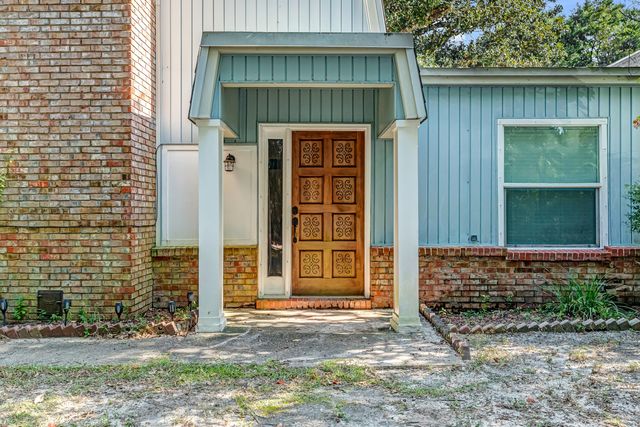 2037 Lewis Turner Boulevard B, Fort Walton Beach, FL 32547