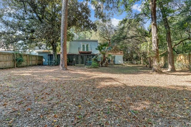 2037 Lewis Turner Boulevard B, Fort Walton Beach, FL 32547