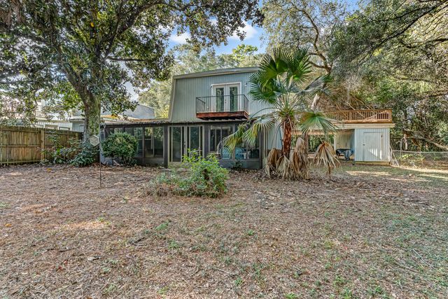 2037 Lewis Turner Boulevard B, Fort Walton Beach, FL 32547