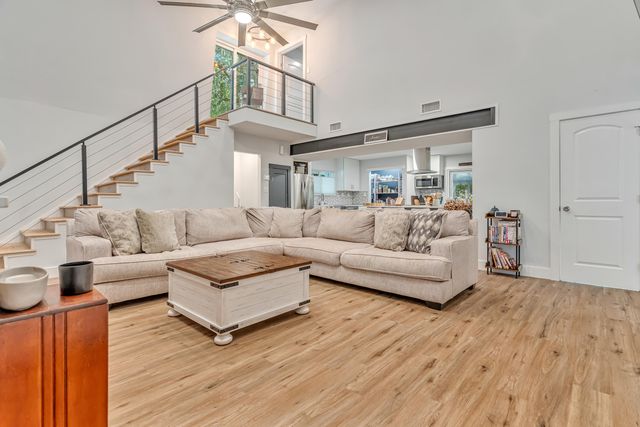 2037 Lewis Turner Boulevard B, Fort Walton Beach, FL 32547