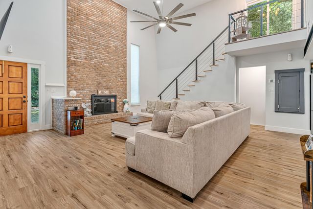 2037 Lewis Turner Boulevard B, Fort Walton Beach, FL 32547