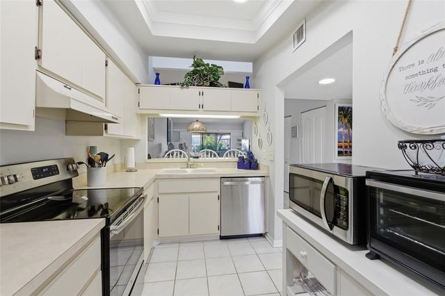 11650 CAPRI CIRCLE S 204, Treasure Island, FL 33706