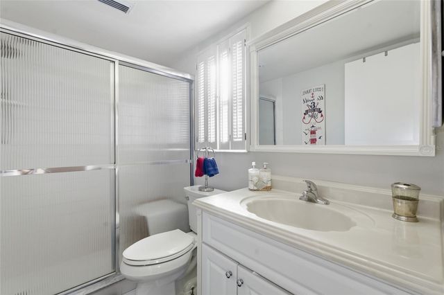 11650 CAPRI CIRCLE S 204, Treasure Island, FL 33706